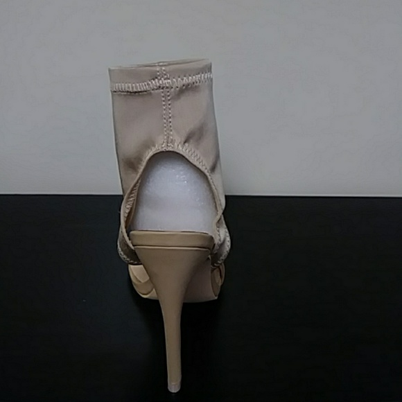 WEEKEND SHOE SALE FINAL PRICE - Picture 2 of 3